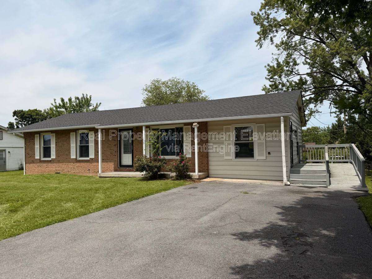 House for rent at 139 Meadowbrook Dr, Stephens City, VA 22655