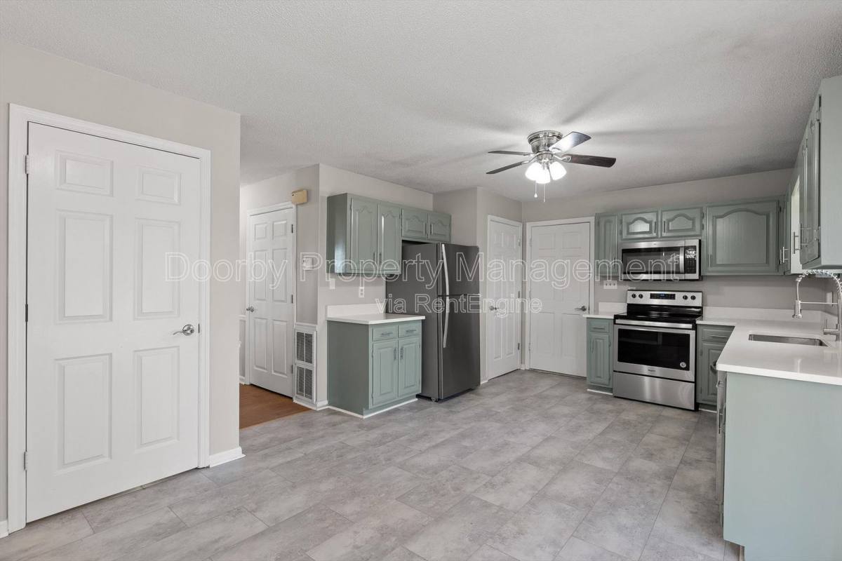 House for rent at 7701 Diamondhead Dr, Ooltewah, TN 37363