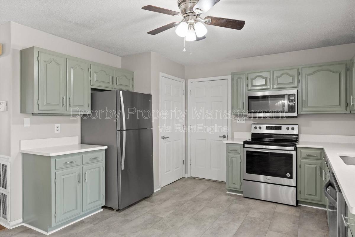House for rent at 7701 Diamondhead Dr, Ooltewah, TN 37363