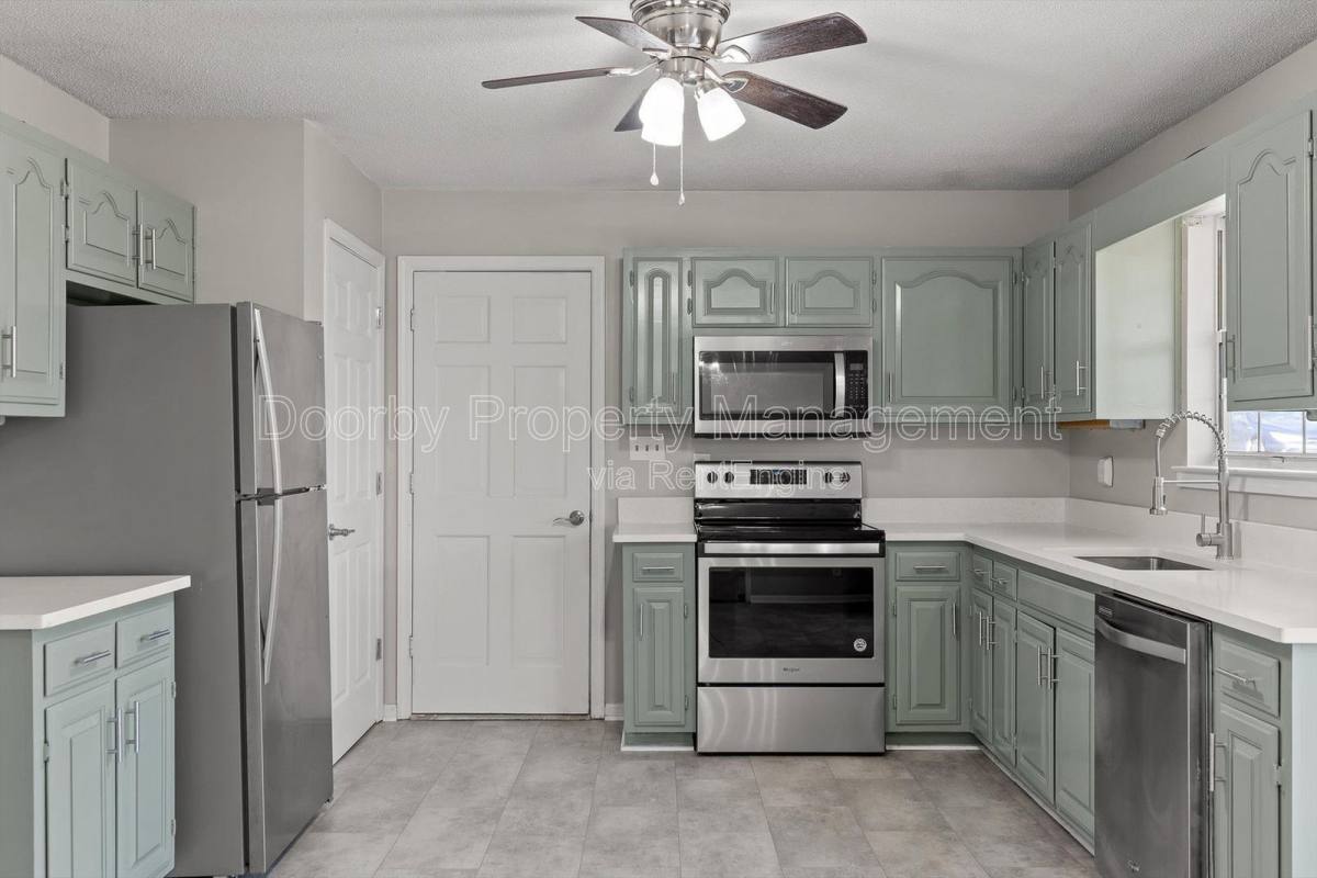 House for rent at 7701 Diamondhead Dr, Ooltewah, TN 37363