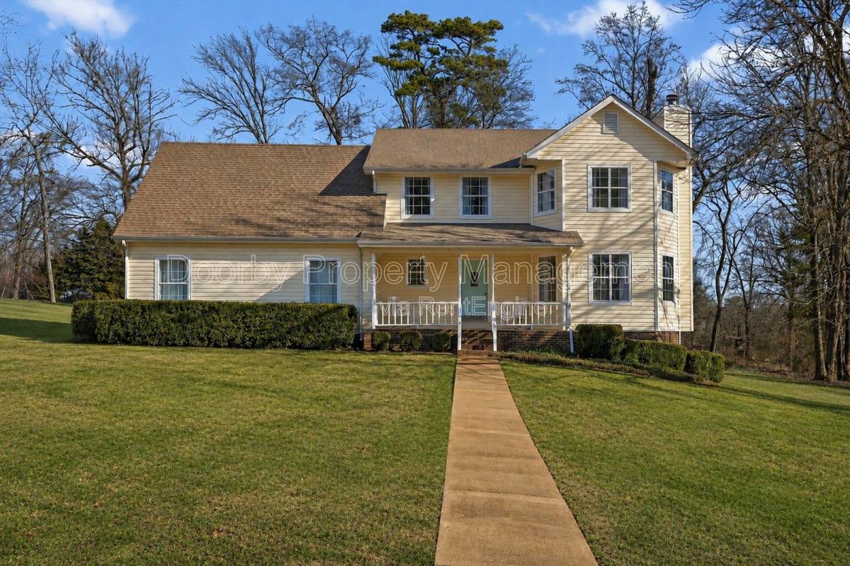 House for rent at 7701 Diamondhead Dr, Ooltewah, TN 37363