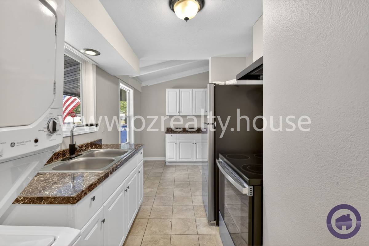 Apartment for rent at 3040 E Lincolnshire Blvd #B, Toledo, OH 43606