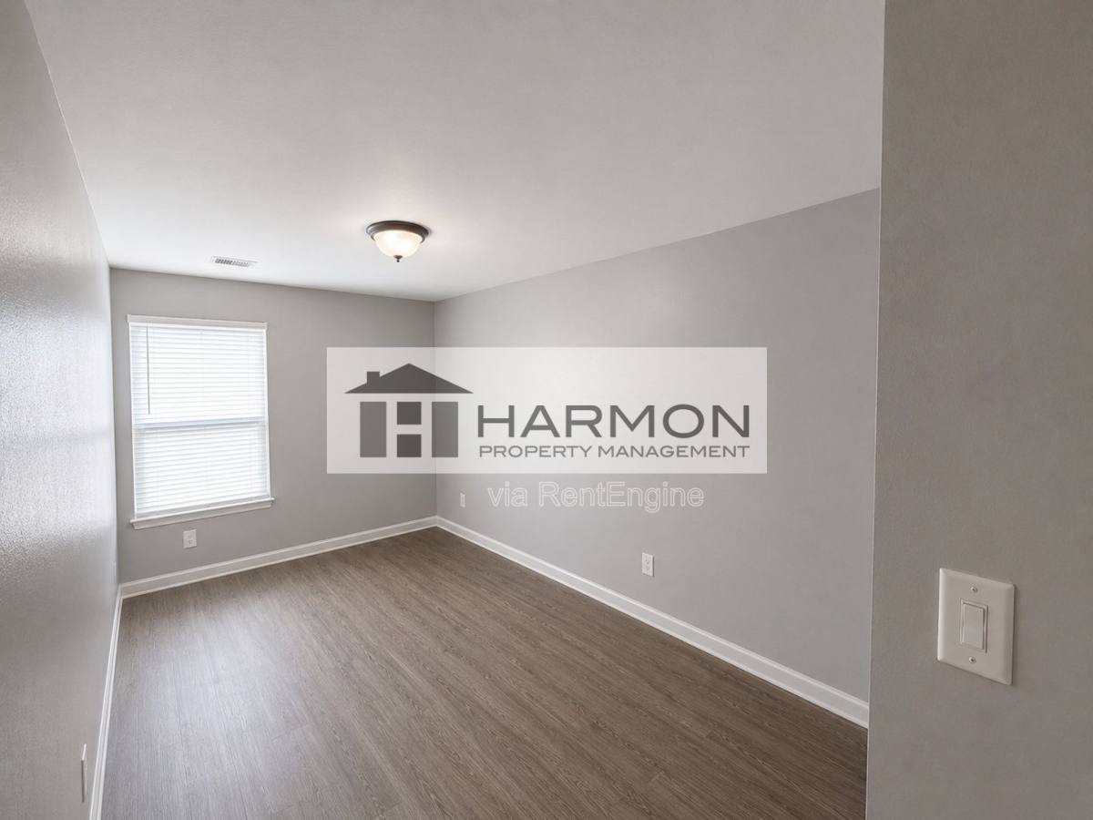 Apartment for rent at 818 N Crestway Ave, Wichita, KS 67208