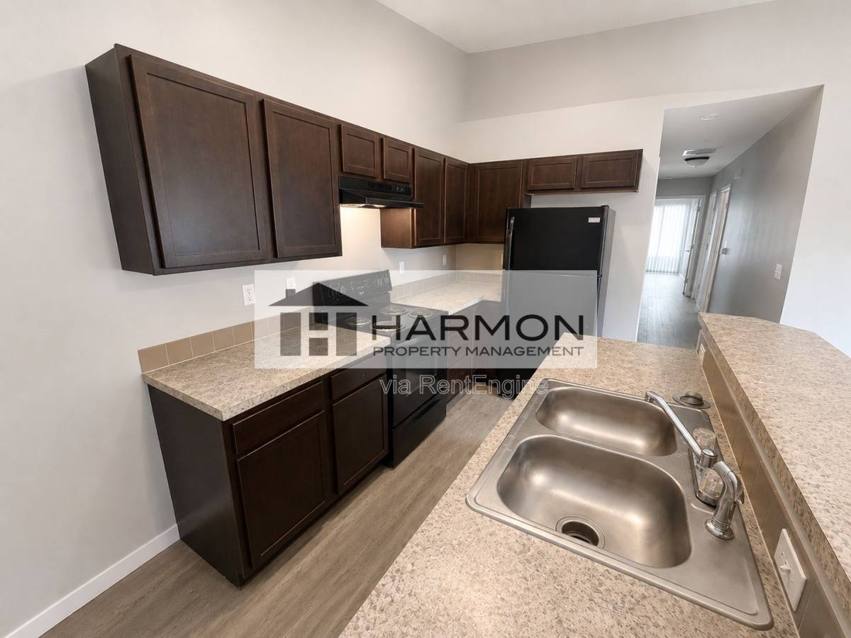Apartment for rent at 818 N Crestway Ave, Wichita, KS 67208