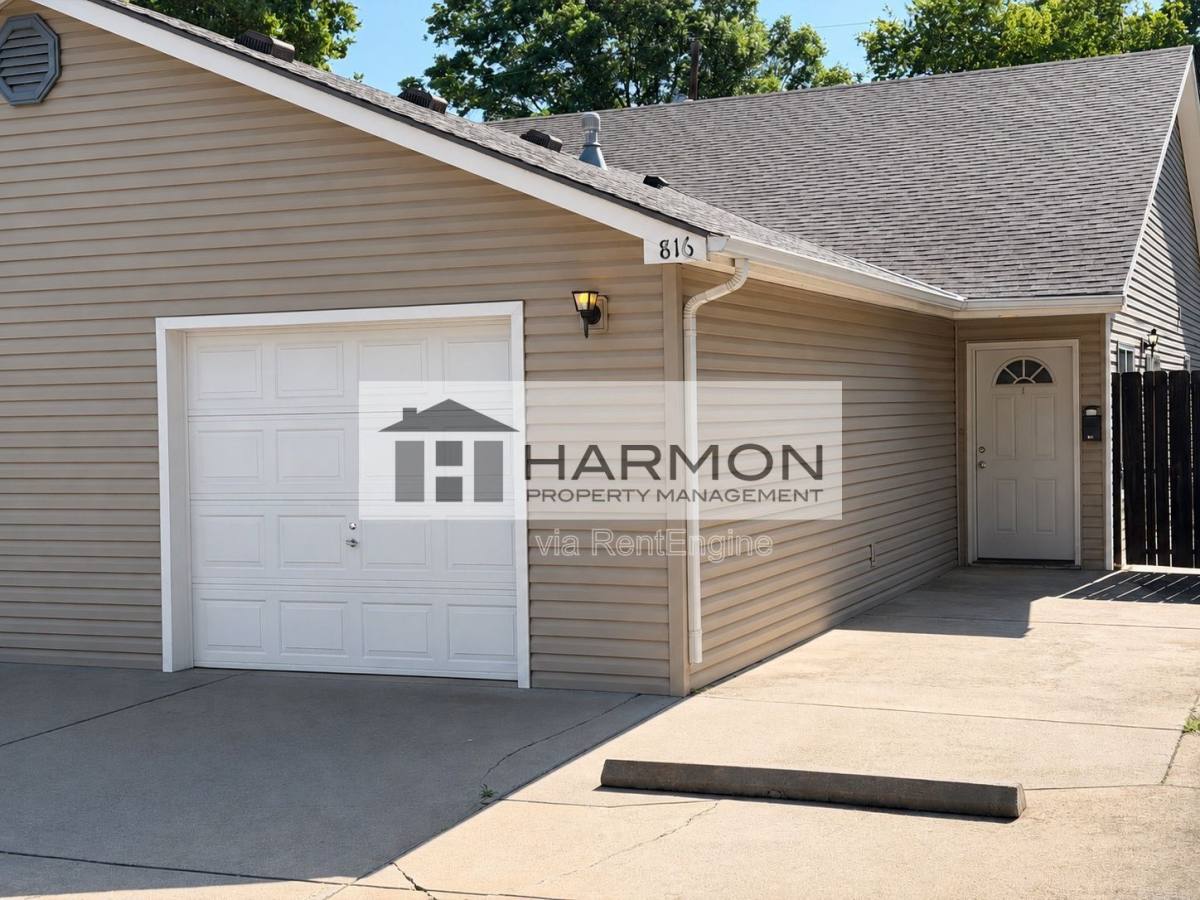 Apartment for rent at 818 N Crestway Ave, Wichita, KS 67208
