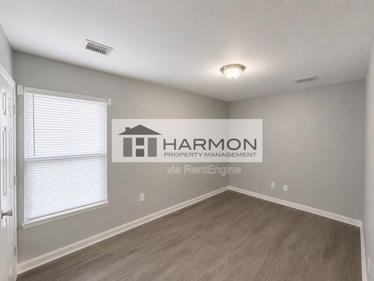 Apartment for rent at 818 N Crestway Ave, Wichita, KS 67208