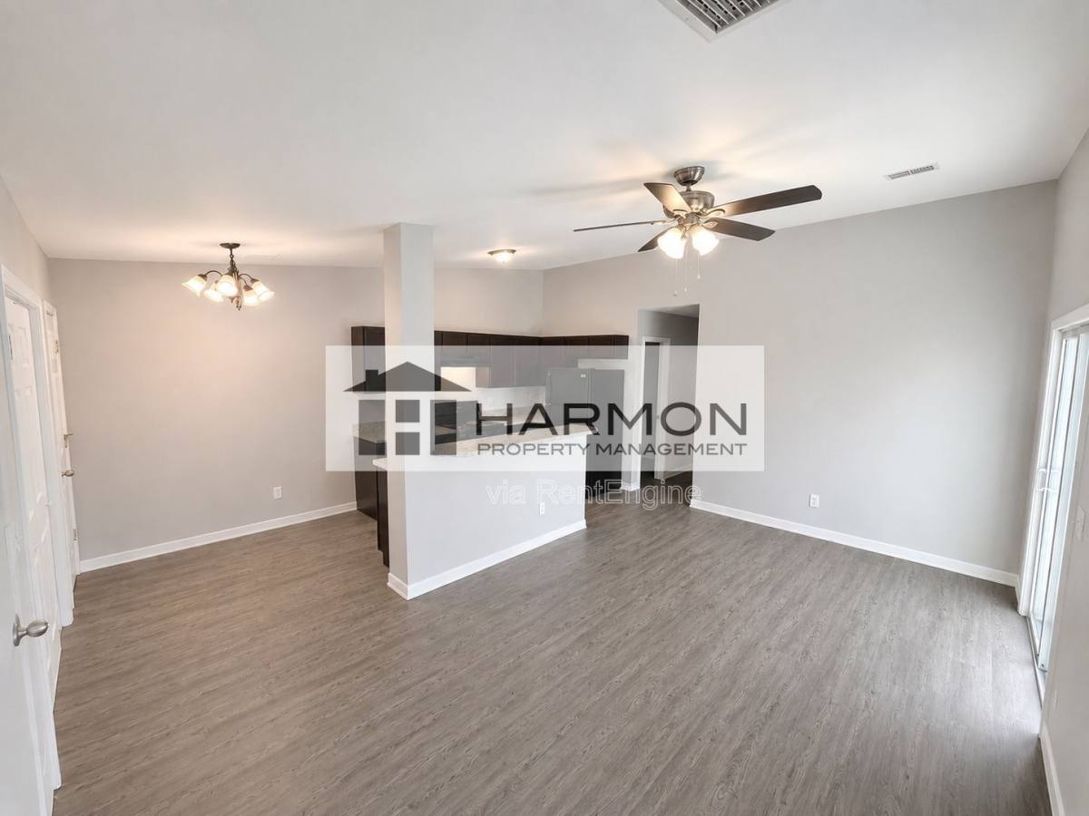 Apartment for rent at 818 N Crestway Ave, Wichita, KS 67208