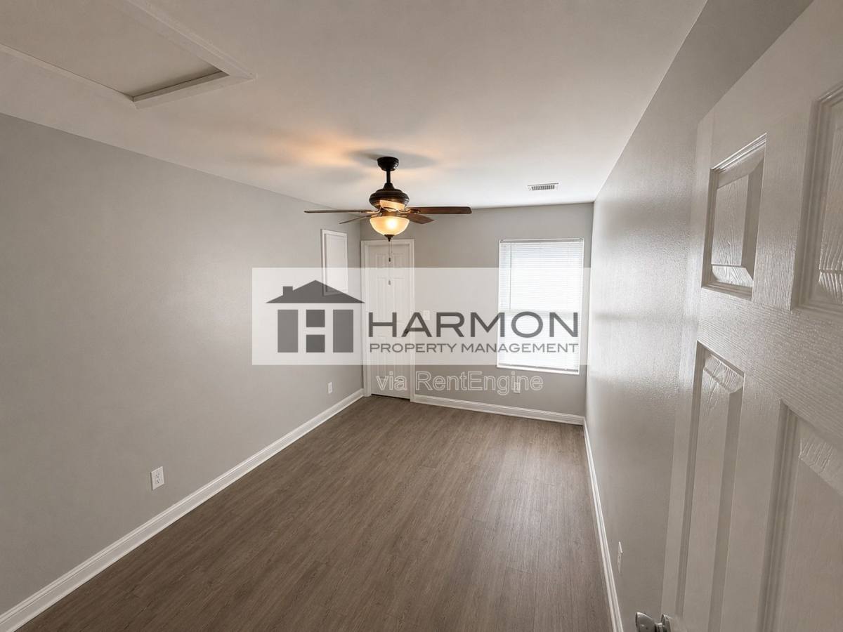 Apartment for rent at 818 N Crestway Ave, Wichita, KS 67208