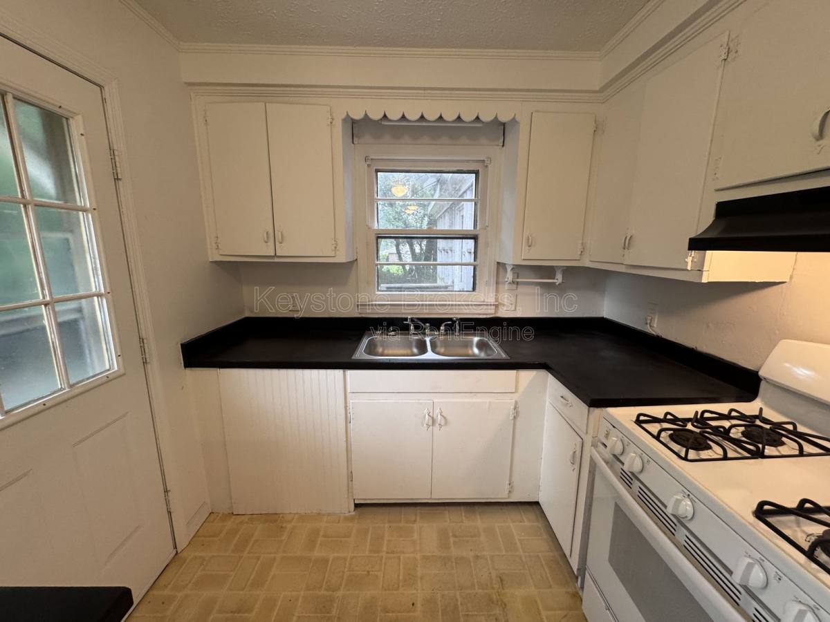 House for rent at 2106 Knightsbridge Rd, Macon, GA 31211