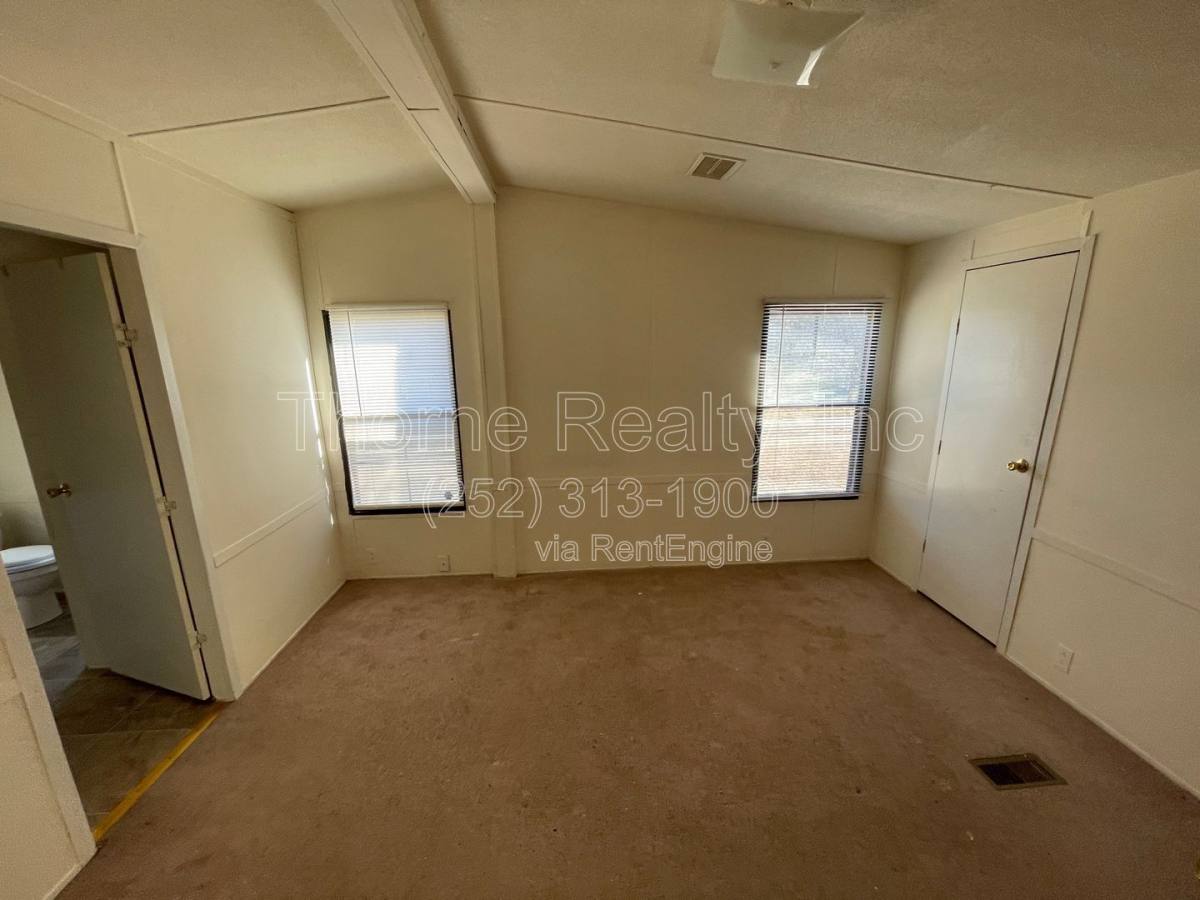 House for rent at 10894 US-64 Alternate, Rocky Mount, NC 27801