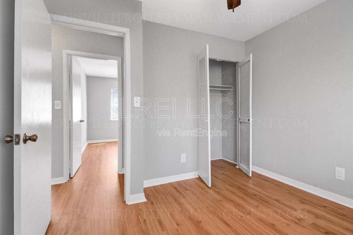 Apartment for rent at 2421 Lindsay Ave #1, Louisville, KY 40206