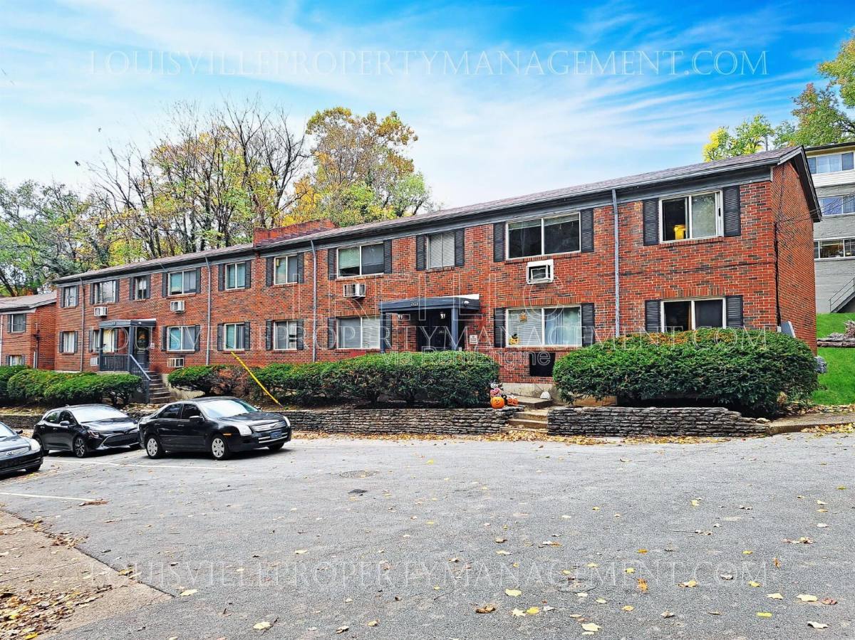 Apartment for rent at 2421 Lindsay Ave #1, Louisville, KY 40206