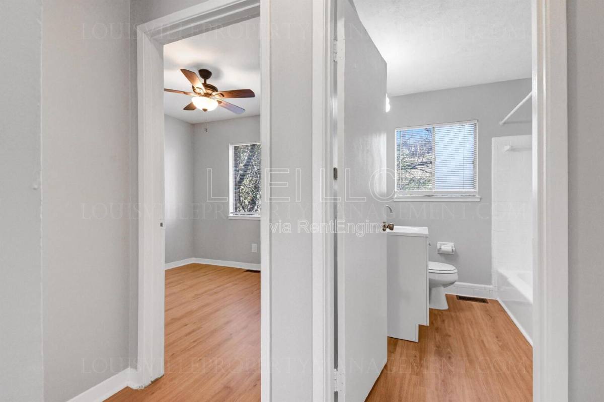 Apartment for rent at 2421 Lindsay Ave #1, Louisville, KY 40206