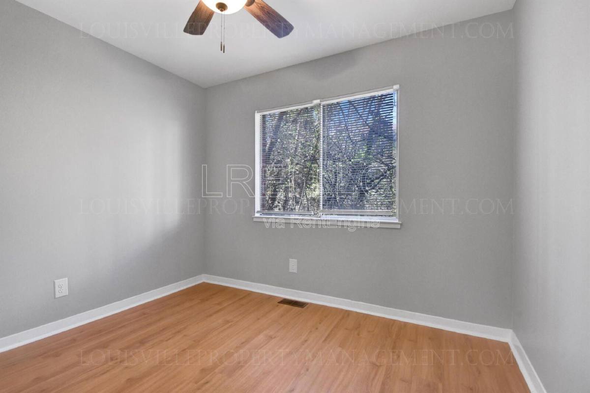Apartment for rent at 2421 Lindsay Ave #1, Louisville, KY 40206