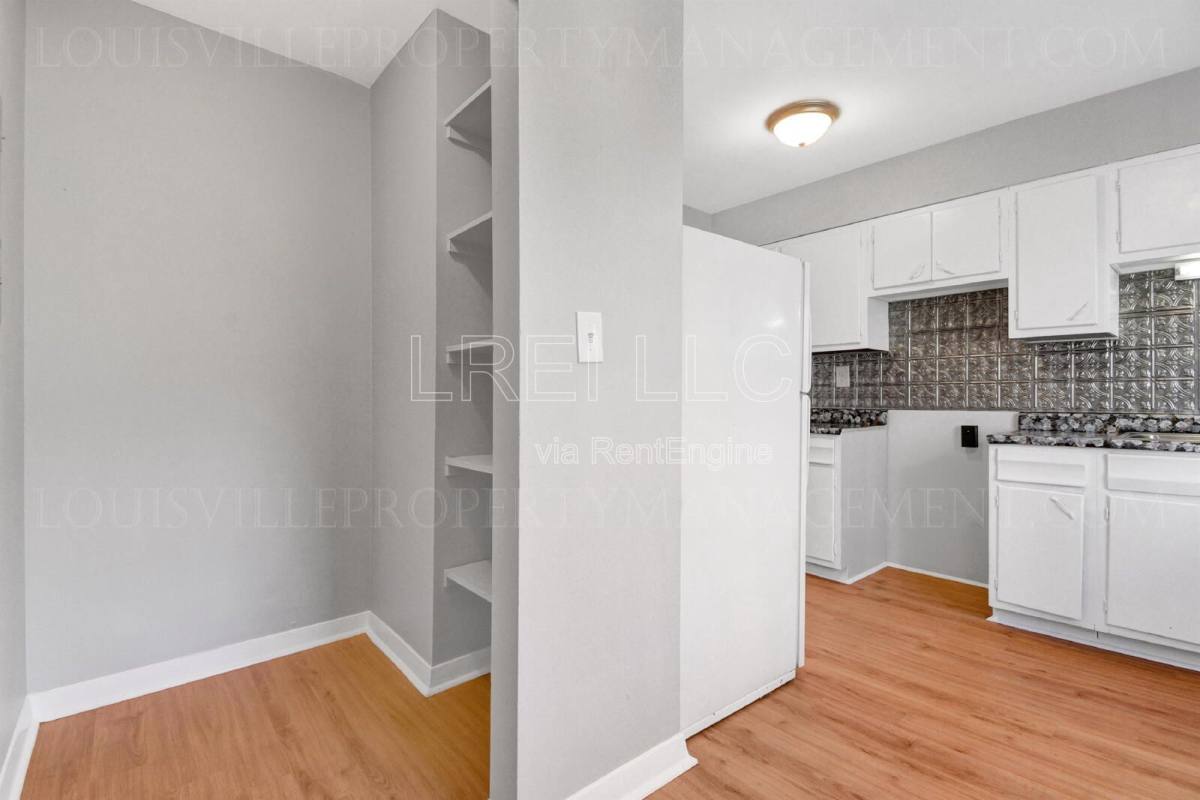 Apartment for rent at 2421 Lindsay Ave #1, Louisville, KY 40206