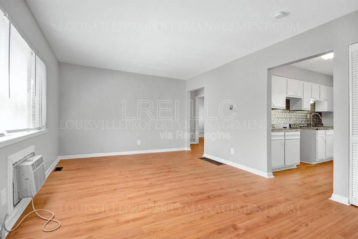 Apartment for rent at 2421 Lindsay Ave #1, Louisville, KY 40206
