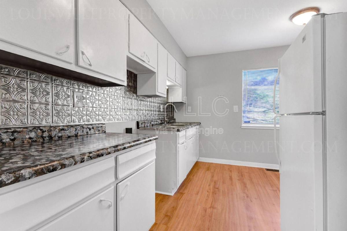 Apartment for rent at 2421 Lindsay Ave #1, Louisville, KY 40206