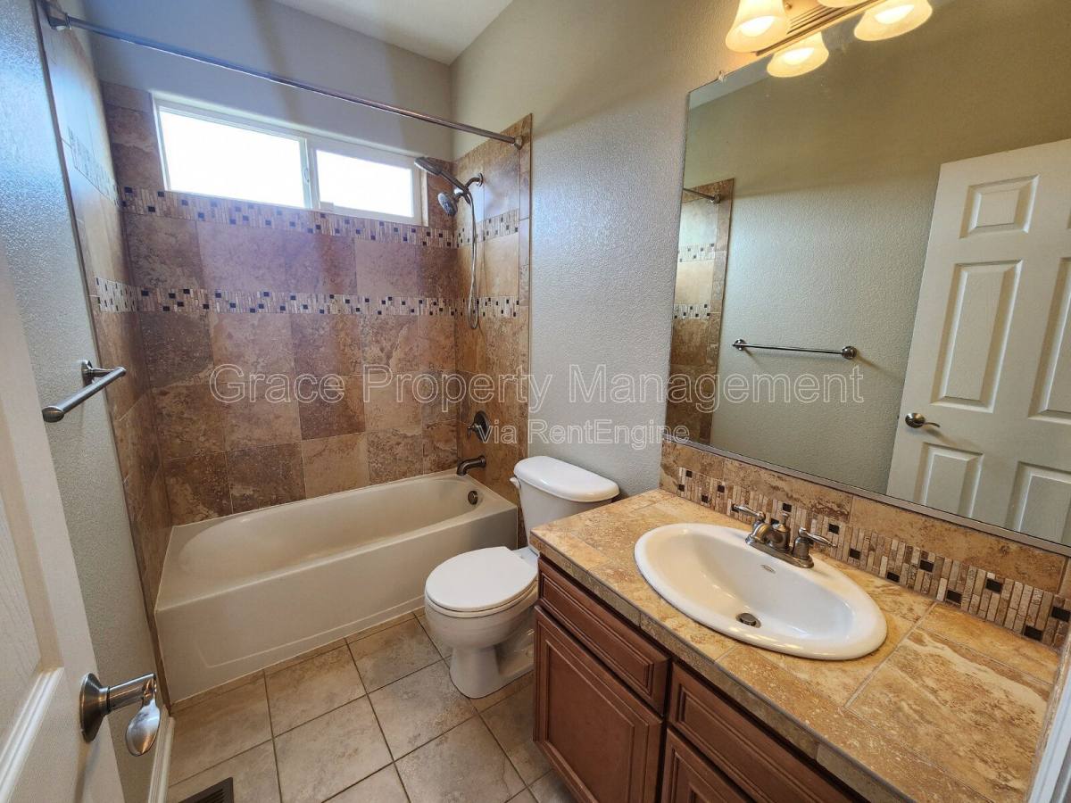 House for rent at 1969 Fairway Pointe Dr, Erie, CO 80516
