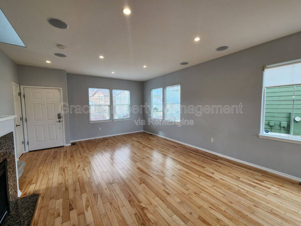 House for rent at 1969 Fairway Pointe Dr, Erie, CO 80516