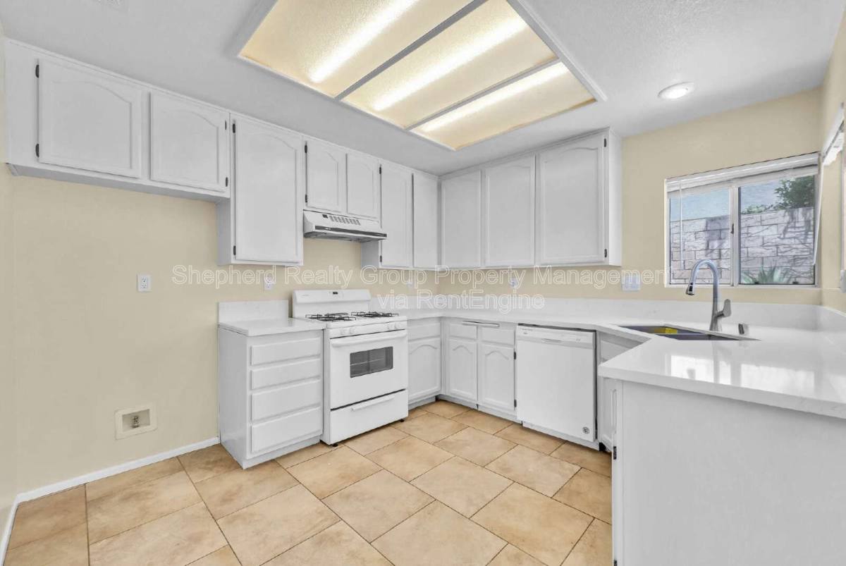 House for rent at 19944 Westerly Dr, Riverside, CA 92508
