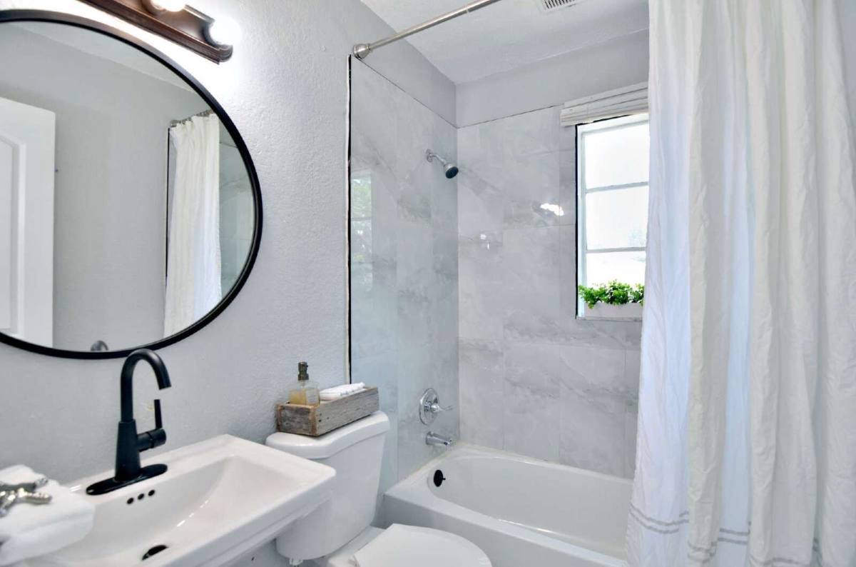 House for rent at 3936 9th Ave S, Saint Petersburg, FL 33711