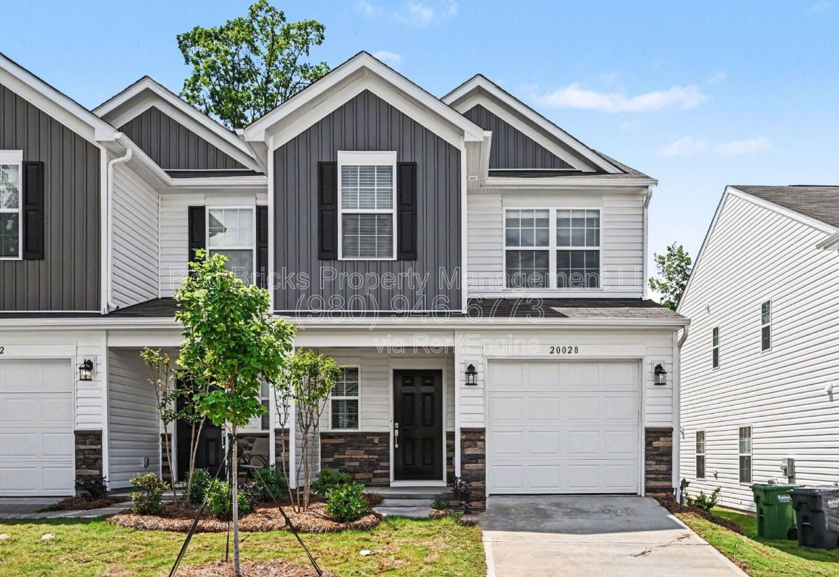 Townhouse for rent at 20028 Faithwood Court, Charlotte, NC 28213