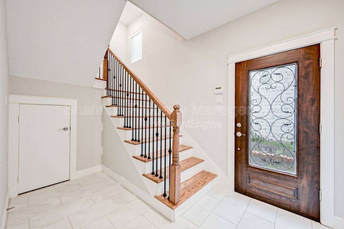Apartment for rent at 705 Link Rd, Houston, TX 77009