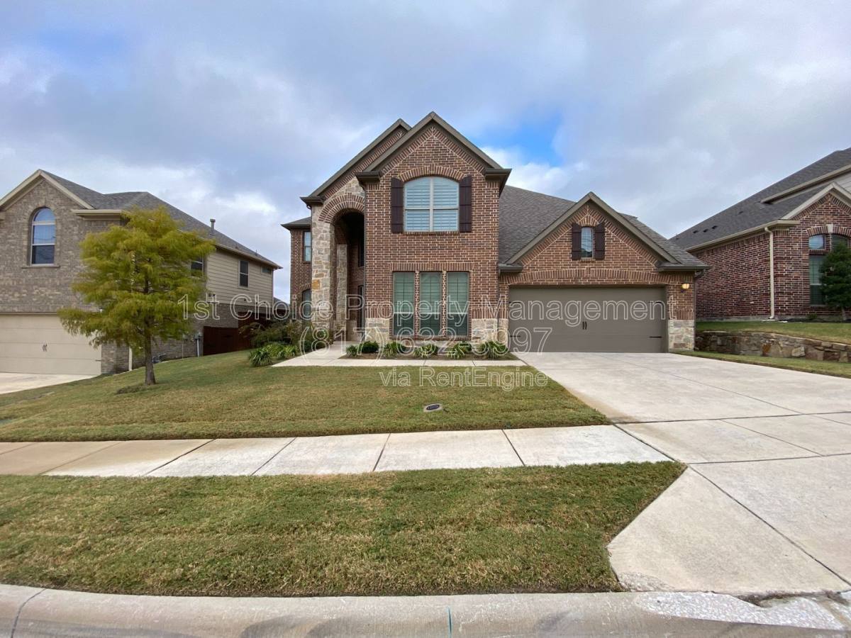 House for rent at 927 Bentley Dr, Roanoke, TX 76262
