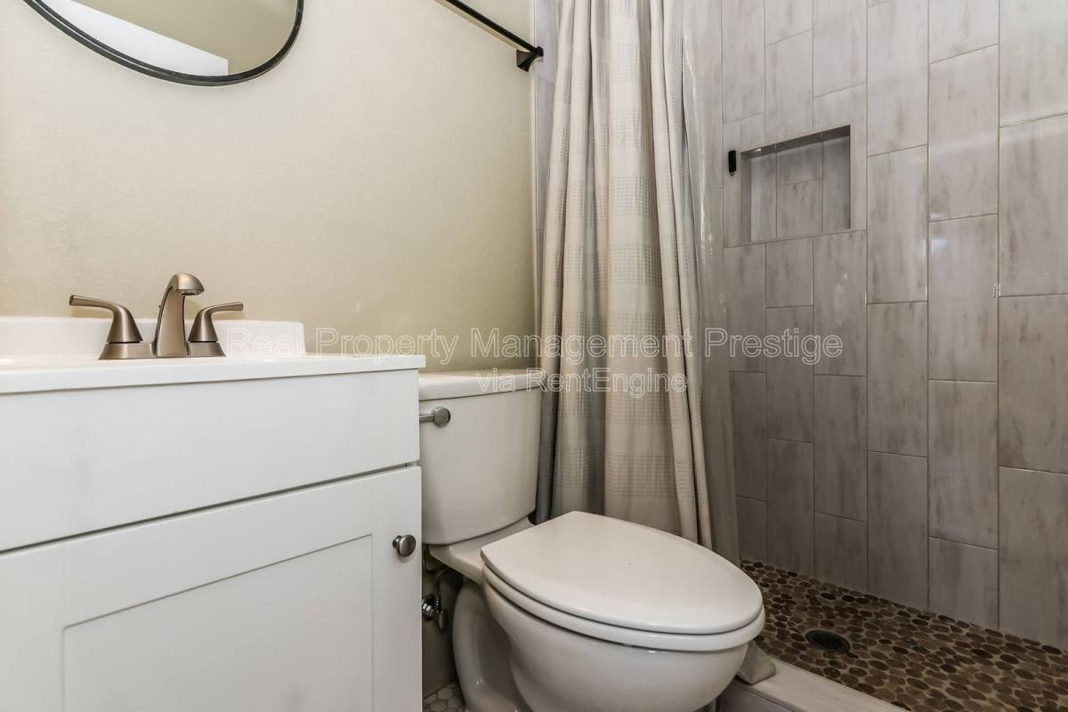 Apartment for rent at 4715 Ave P 1 #2, Galveston, TX 77551
