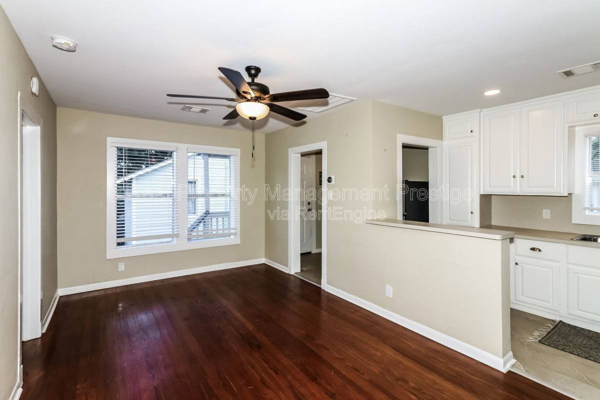 Apartment for rent at 4715 Ave P 1 #2, Galveston, TX 77551