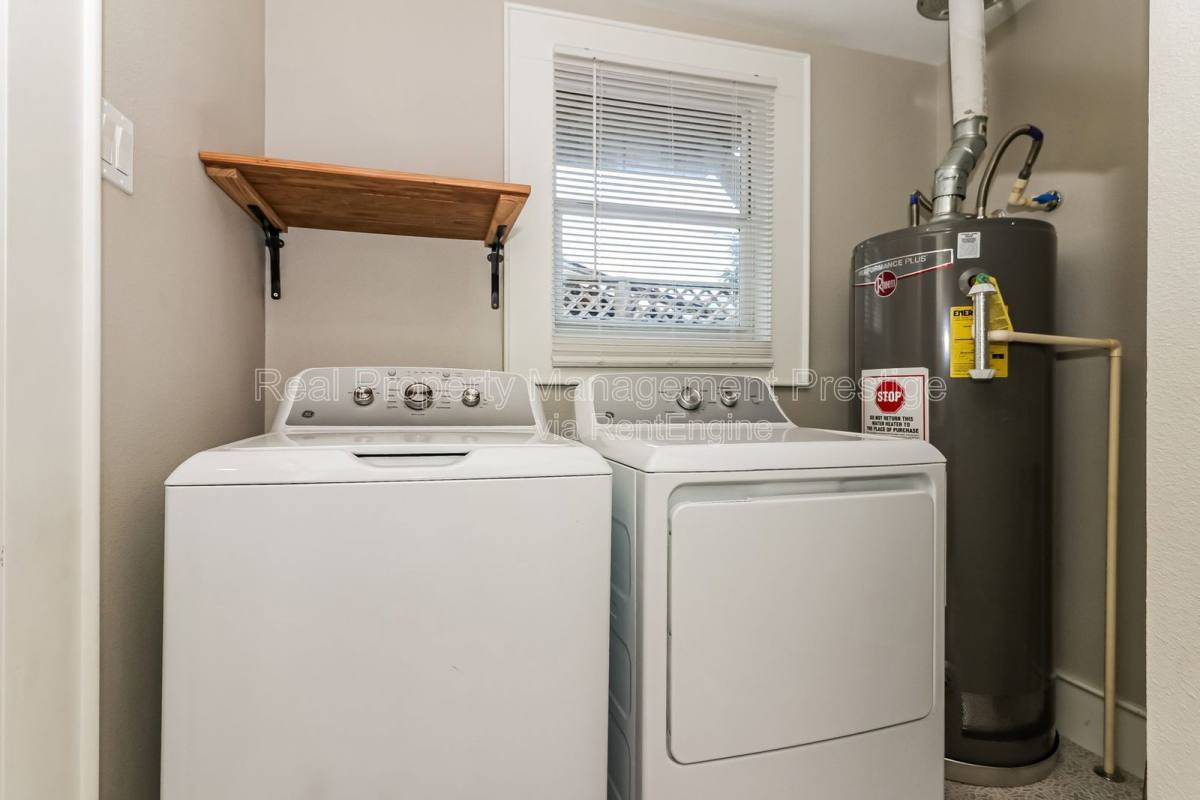 Apartment for rent at 4715 Ave P 1 #2, Galveston, TX 77551