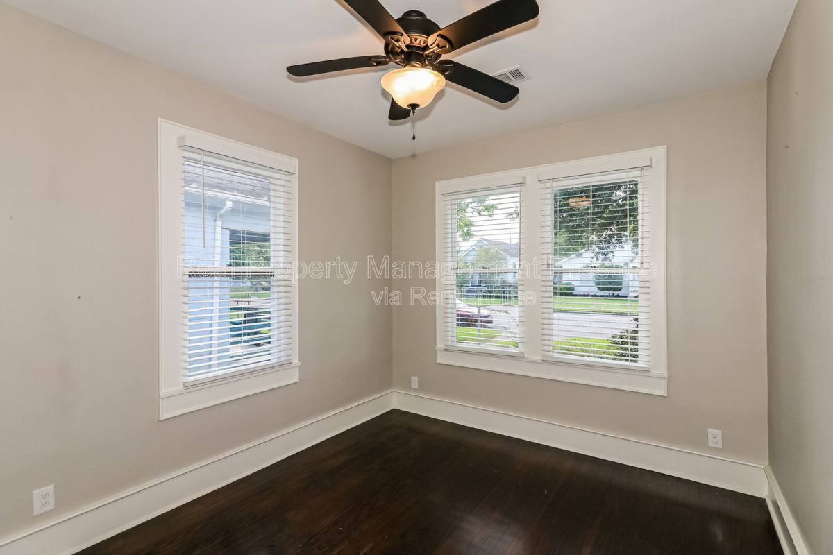 Apartment for rent at 4715 Ave P 1 #2, Galveston, TX 77551