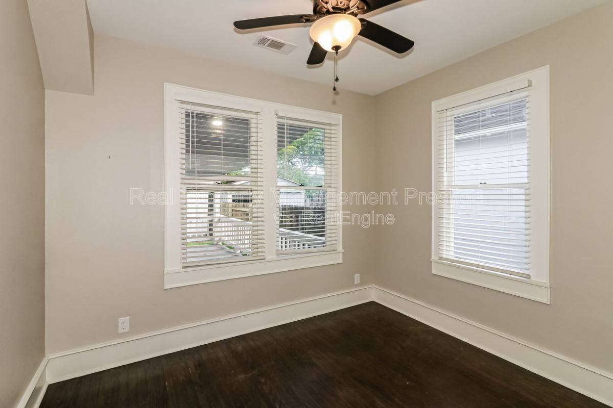 Apartment for rent at 4715 Ave P 1 #2, Galveston, TX 77551