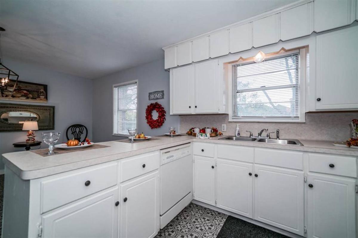 House for rent at 812 Glencrest Lane, Longview, TX 75601