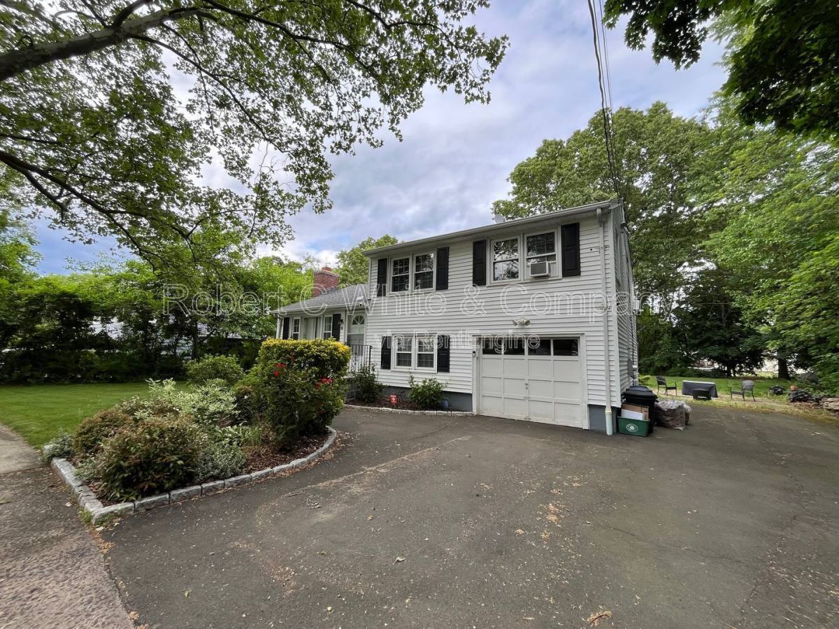 House for rent at 29 Bowen Rd, North Haven, CT 06473