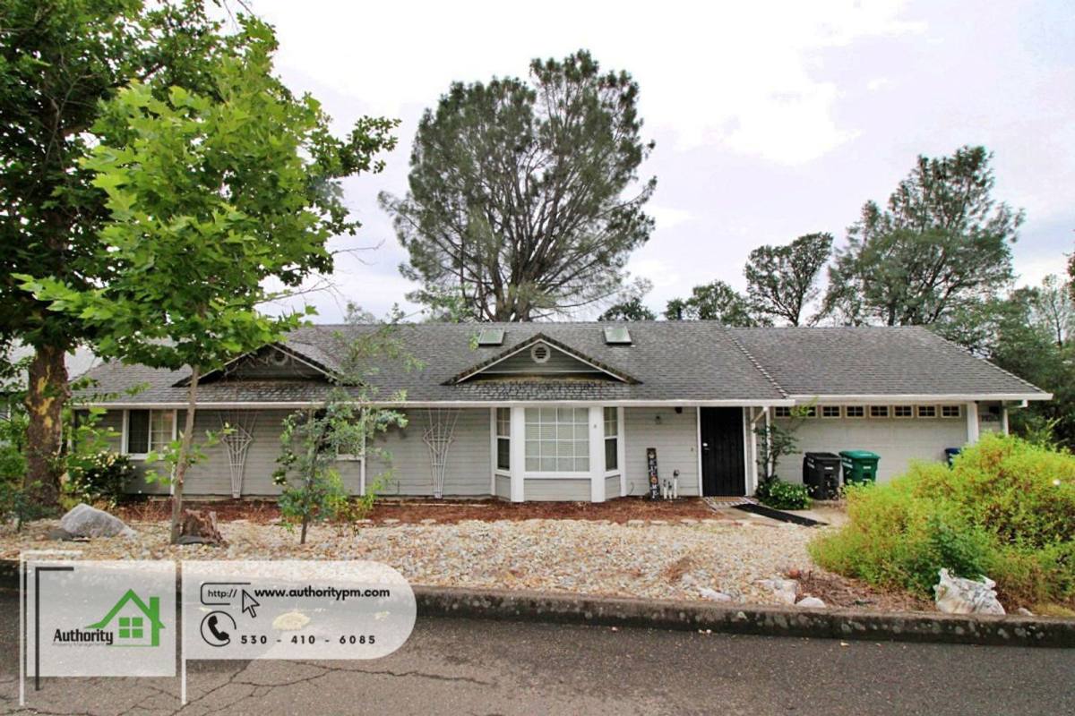 House for rent at 19263 Bjan Lane, Redding, CA 96003