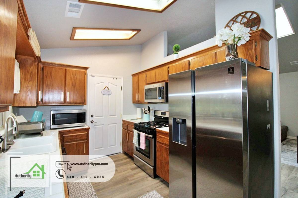 House for rent at 19263 Bjan Lane, Redding, CA 96003