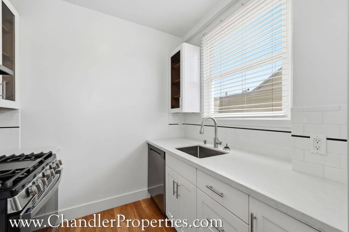 Apartment for rent at 625 Scott St, San Francisco, CA 94117