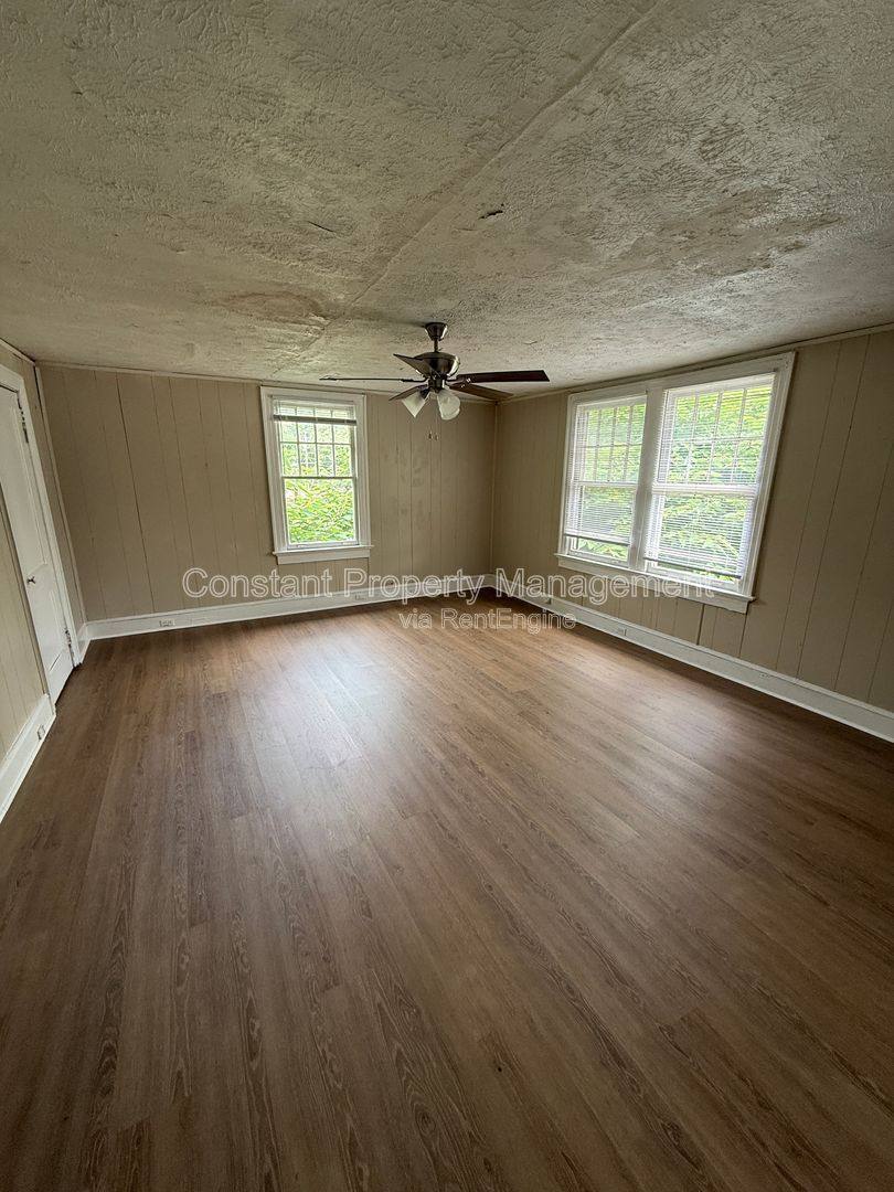 Apartment for rent at 616 W Poplar St #2, Griffin, GA 30224