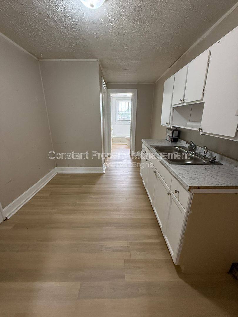 Apartment for rent at 616 W Poplar St #2, Griffin, GA 30224