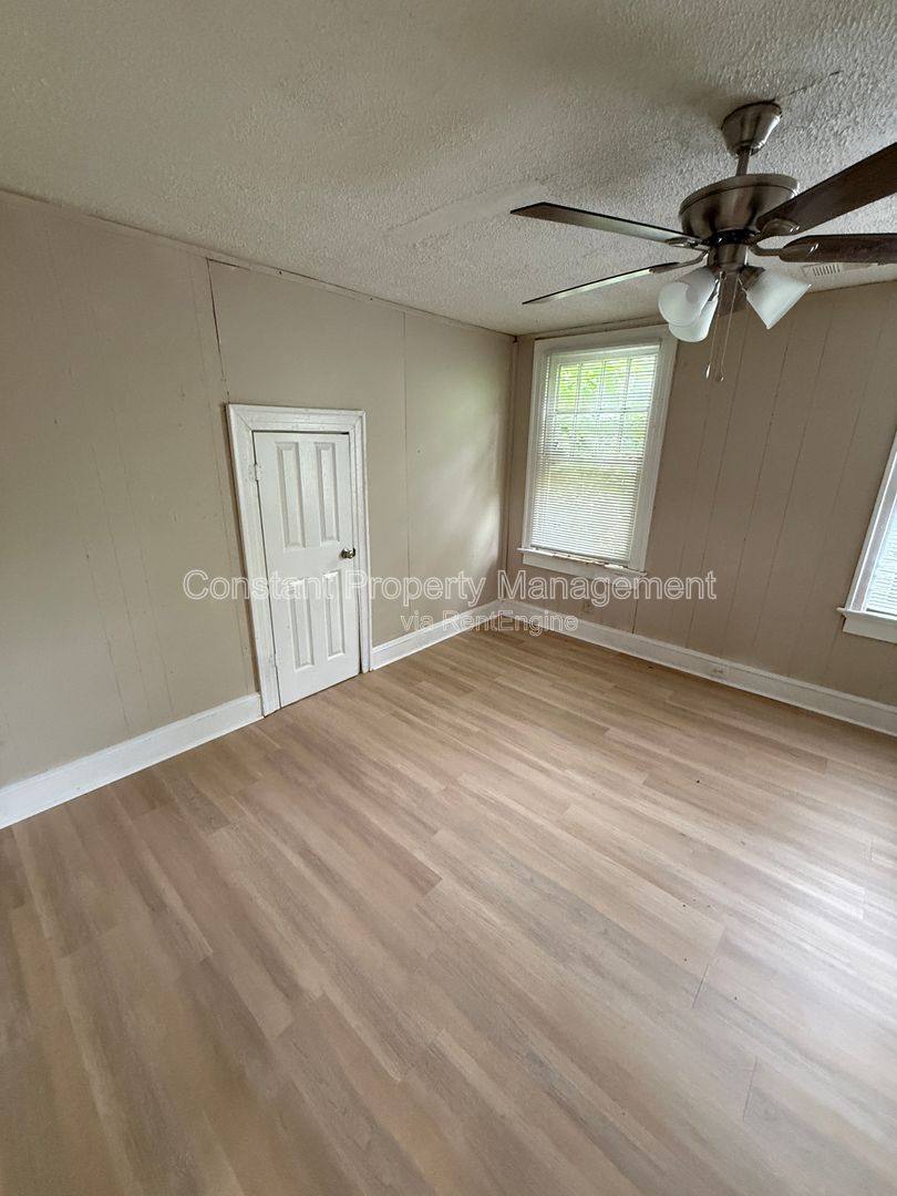 Apartment for rent at 616 W Poplar St #2, Griffin, GA 30224