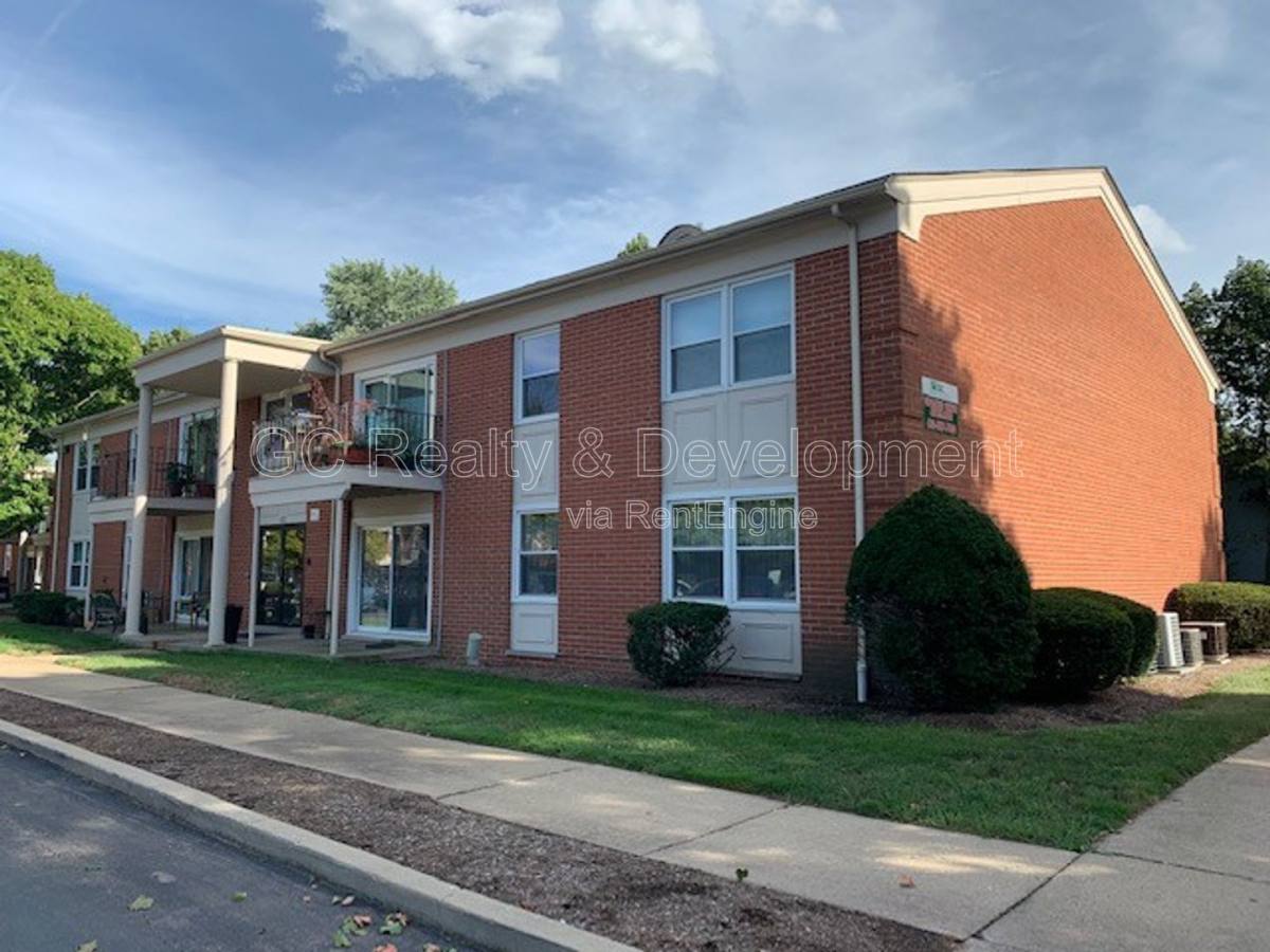 Apartment for rent at 13 Simpson St #B, Geneva, IL 60134