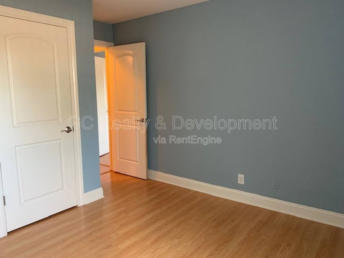 Apartment for rent at 13 Simpson St #B, Geneva, IL 60134