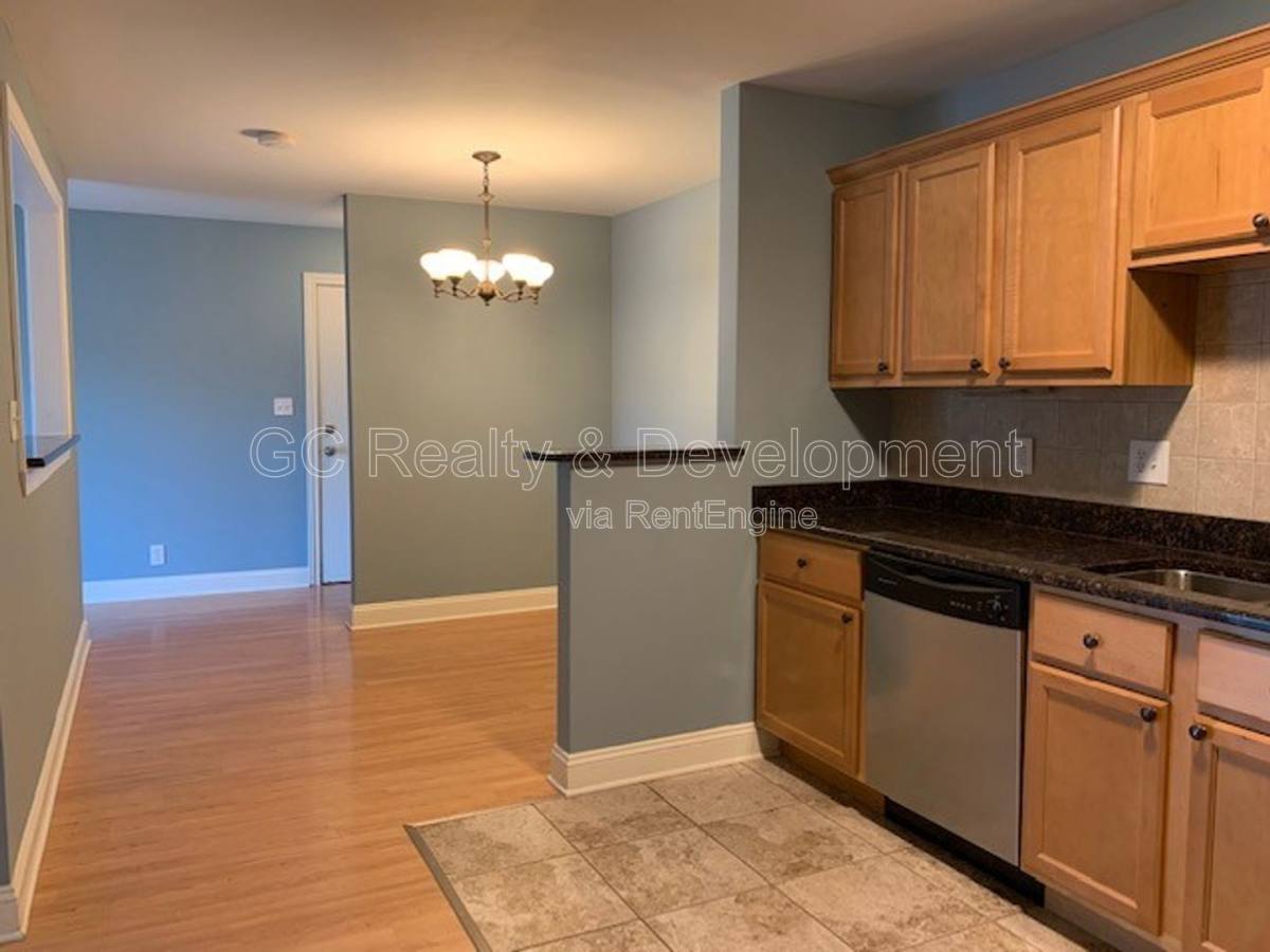 Apartment for rent at 13 Simpson St #B, Geneva, IL 60134