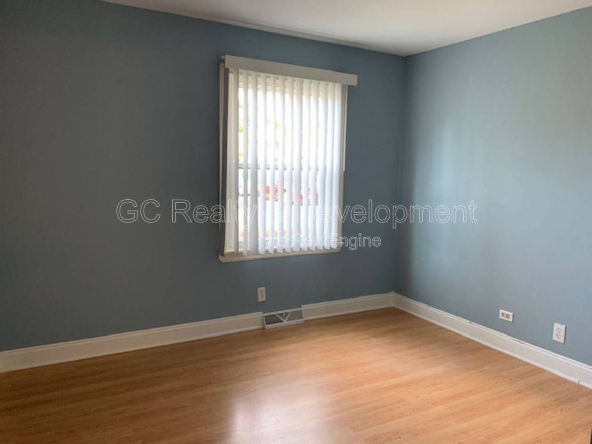 Apartment for rent at 13 Simpson St #B, Geneva, IL 60134