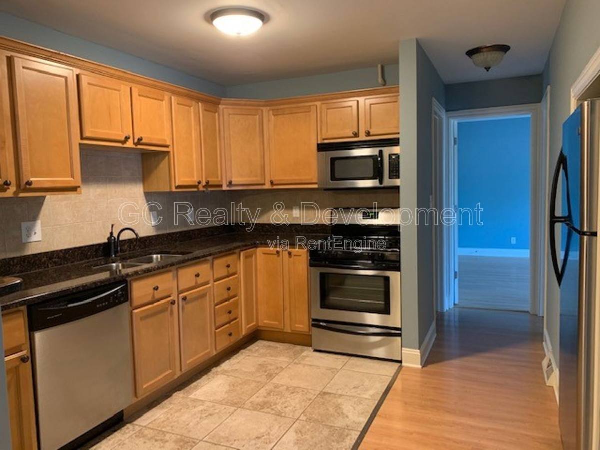 Apartment for rent at 13 Simpson St #B, Geneva, IL 60134