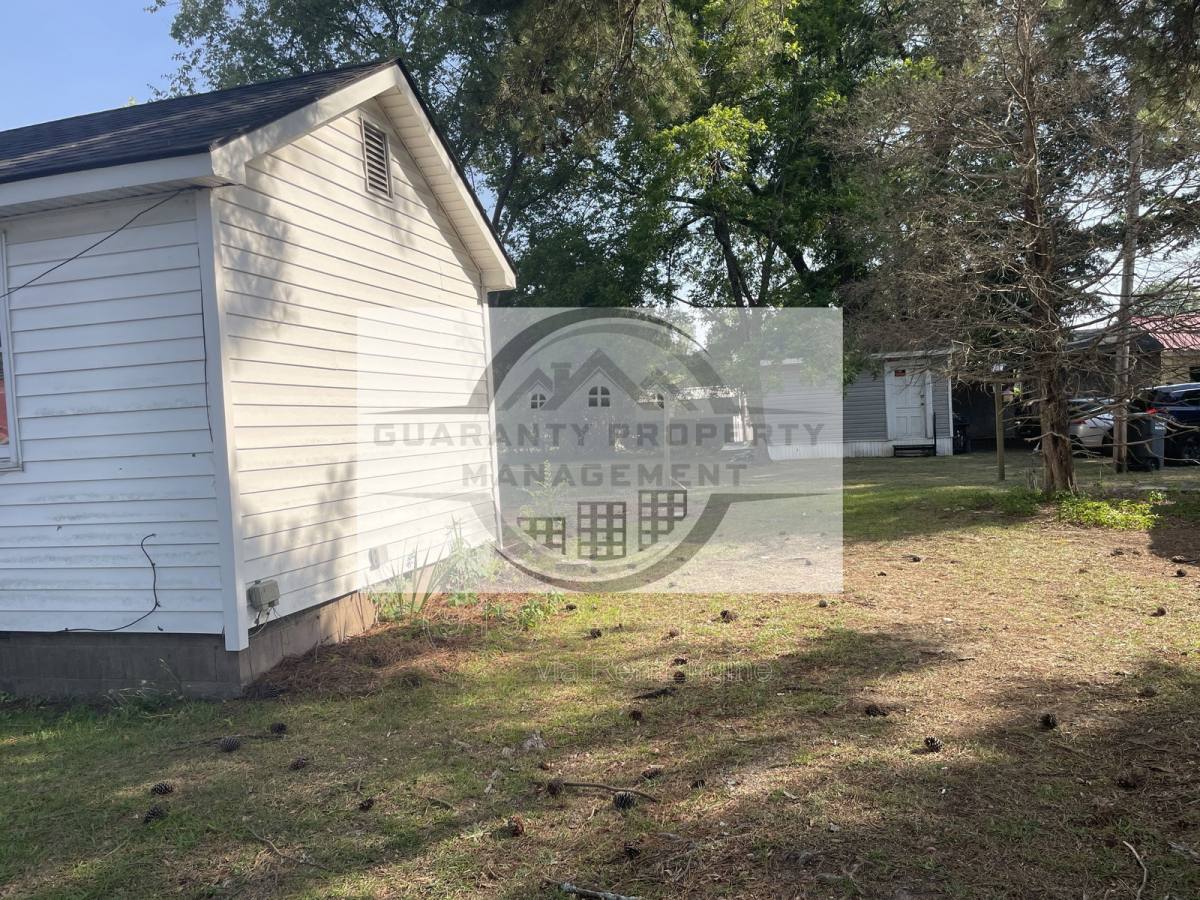 House for rent at 404 E Elizabeth St, Selma, NC 27576