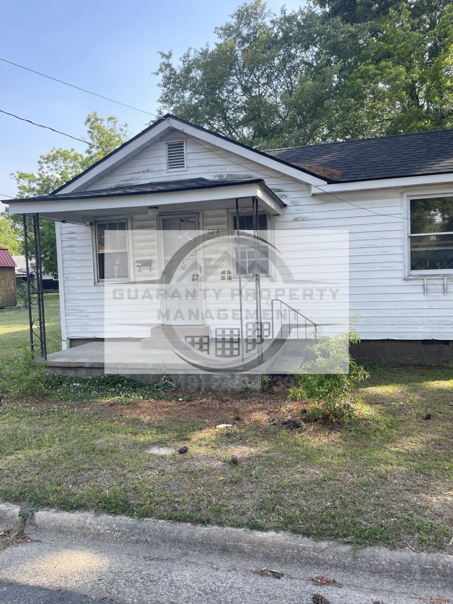 House for rent at 404 E Elizabeth St, Selma, NC 27576