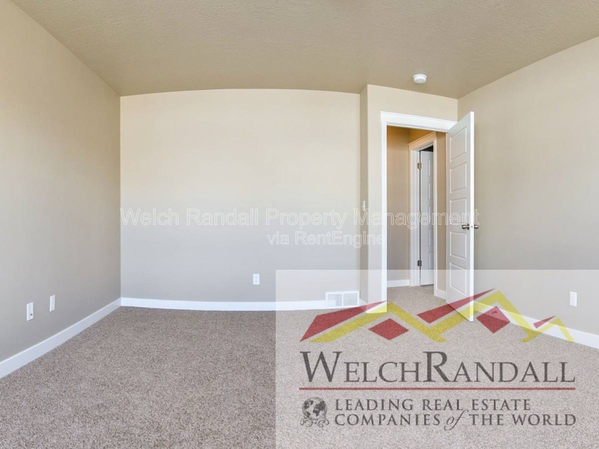 Townhouse for rent at 2433 Wellington Dr, Ogden, UT 84414