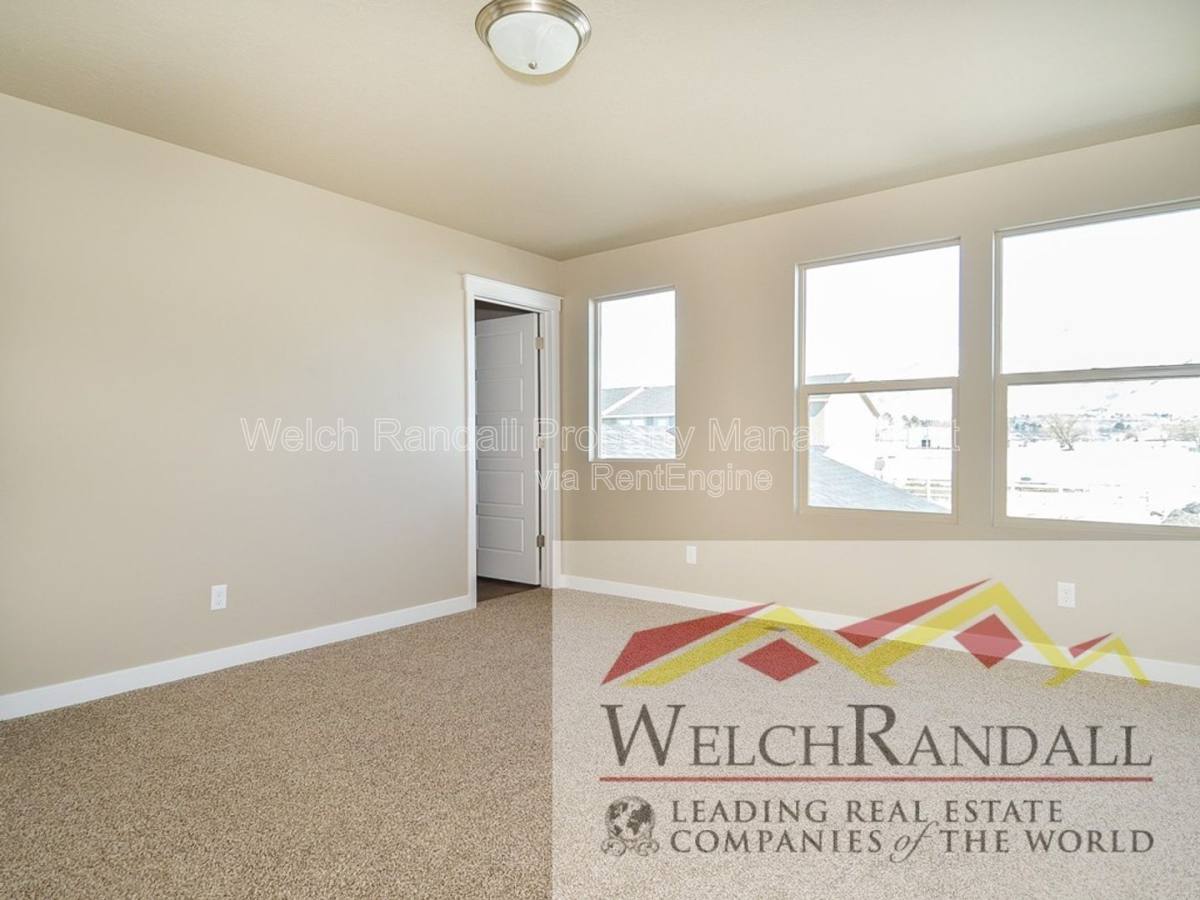 Townhouse for rent at 2433 Wellington Dr, Ogden, UT 84414